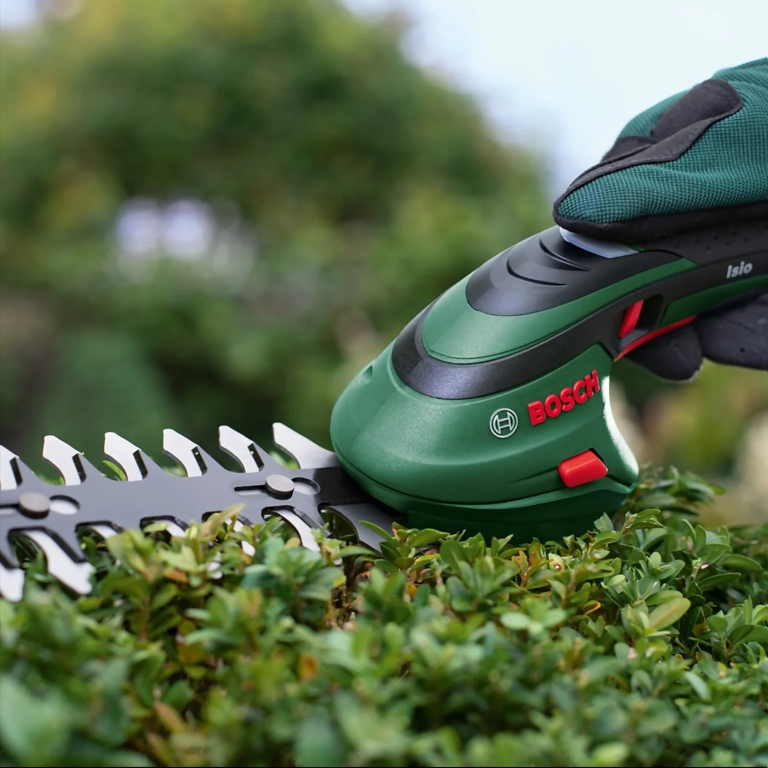 Bosch Isio III Cordless Shrub Shear - Image 3