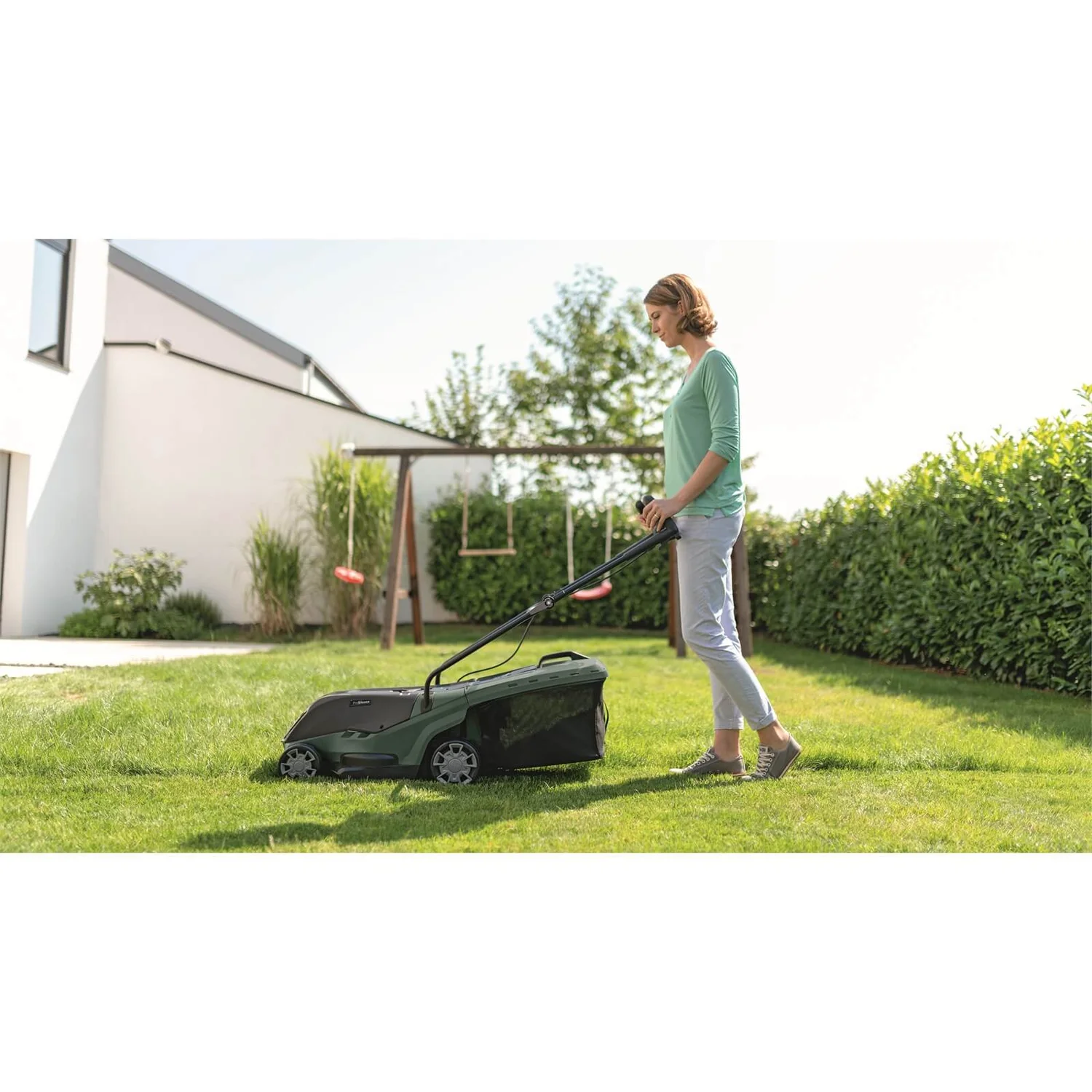 Bosch 36V Universal Rotak 36-550 Cordless Lawn Mower - 36cm - Image 2