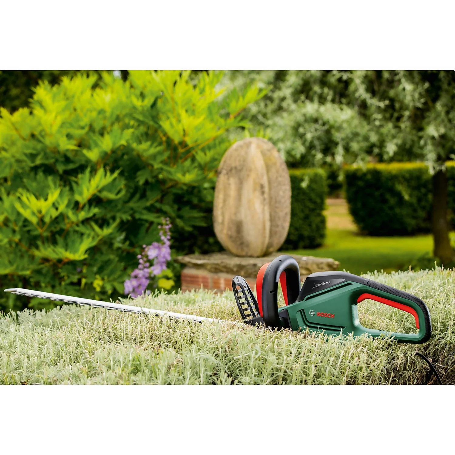 Bosch Universal Hedgecut 50 Hedgecutter - Image 8