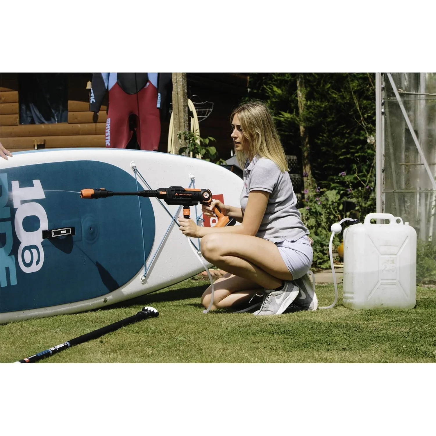 Yard Force 22Bar 20V Aquajet Cordless Pressure Cleaner With 2.5Ah Lithium-Ion Battery, Charger And Accessories - Image 4