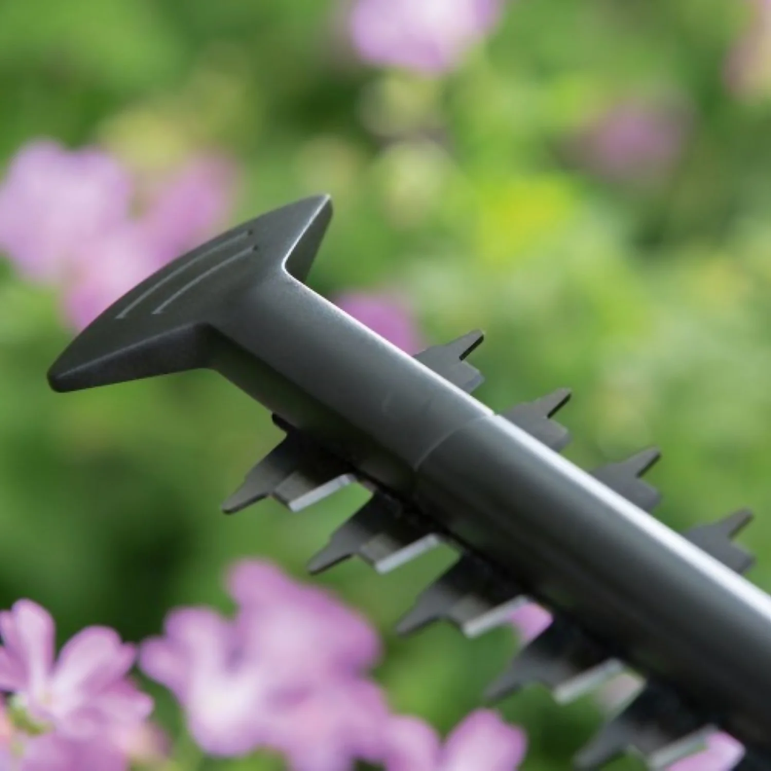 Bosch EasyHedgeCut 45-16 Hedge Trimmer - Image 6