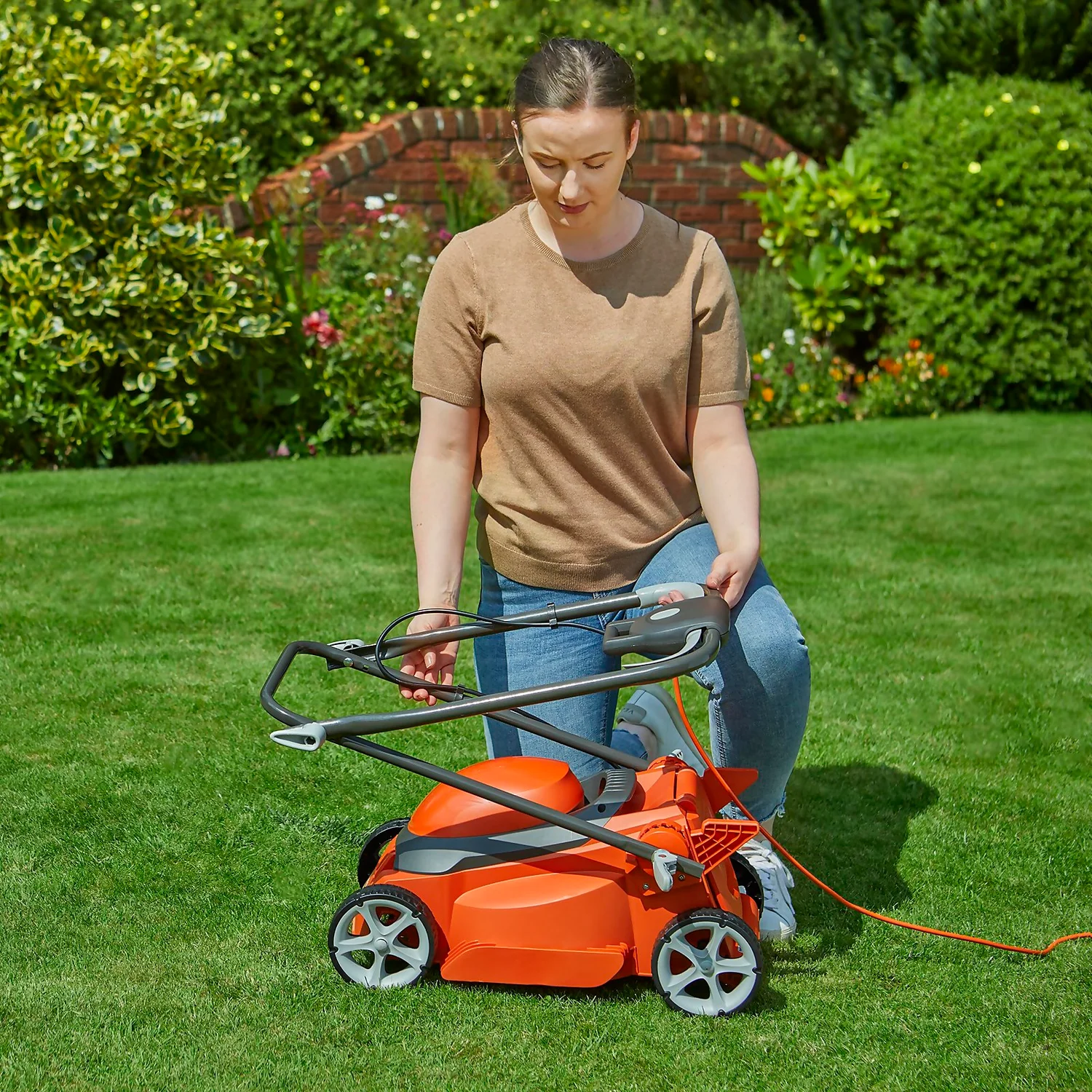 Flymo 1200W EasiStore 300R Electric Lawn Mower - 30cm - Image 5