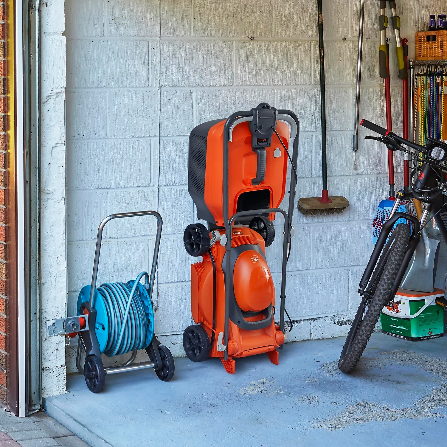 Flymo 20V SimpliStore 340R Li Cordless Mower - 30cm - Image 3