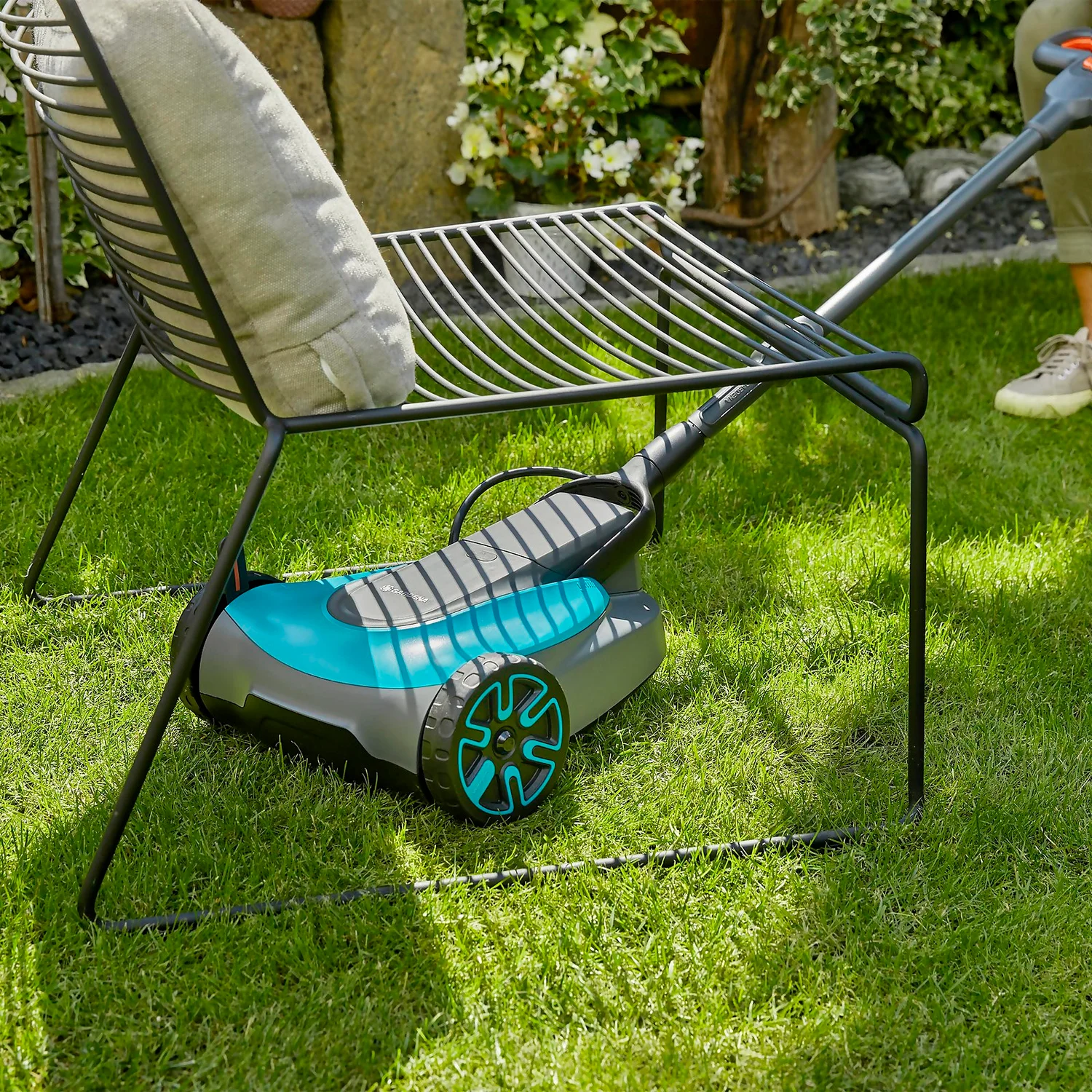 GARDENA 18V HandyMower Cordless Lawn Mower - 22cm - Image 6