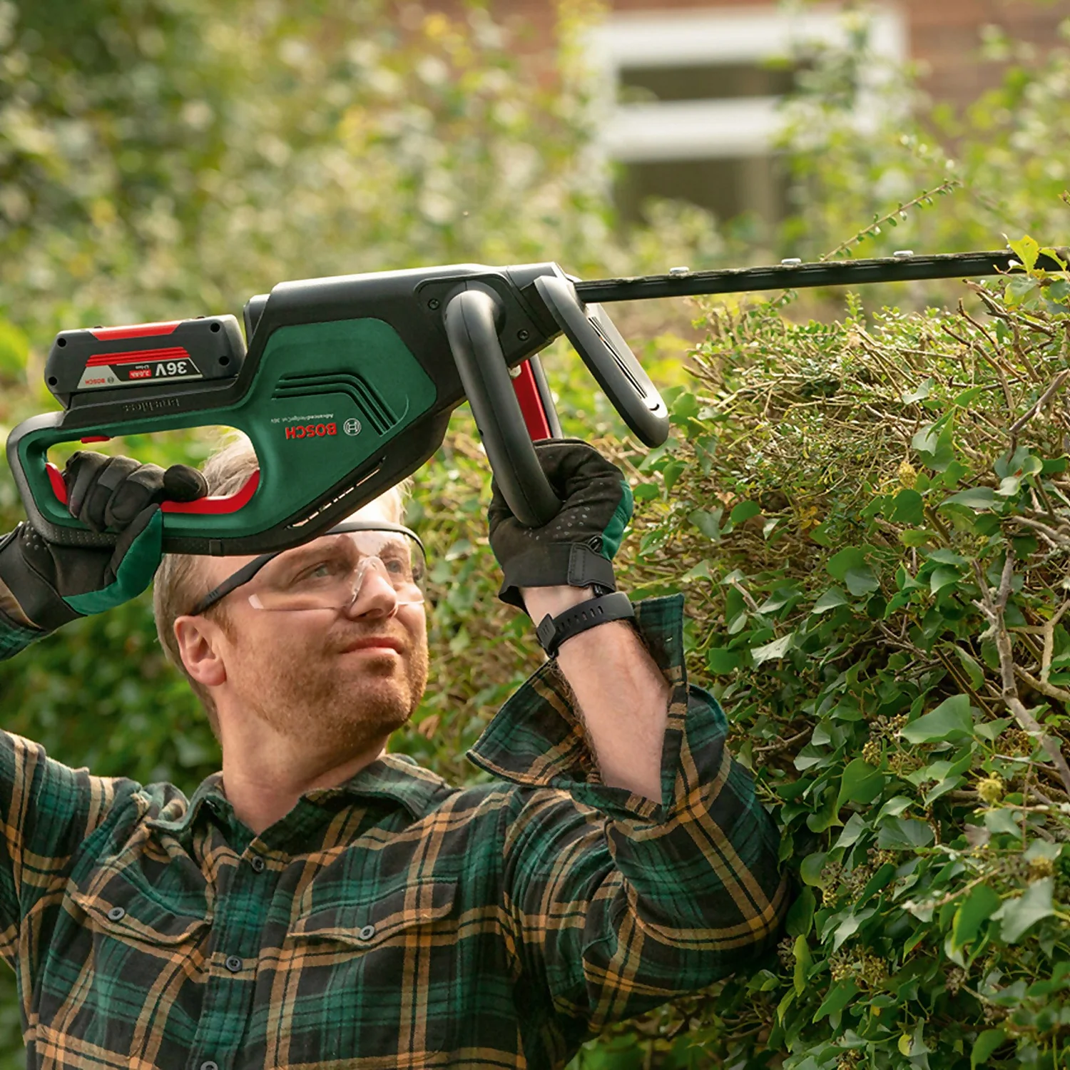 Bosch AdvancedHedgeCut 36V 65-28 Hedge Cutter - Image 6